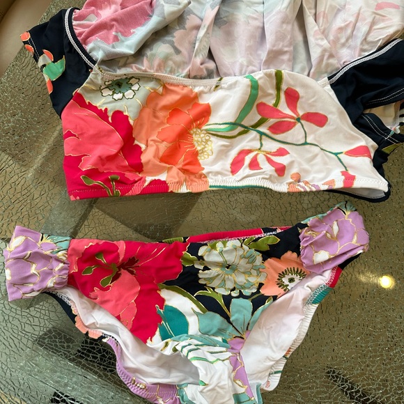 2 Piece Trina Turk Floral Bikini NWOT. Ruffle top - Picture 4 of 9